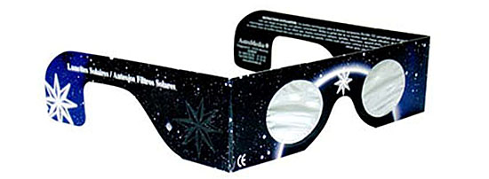 Lunettes avec monture en carton et filtres pour éclipse